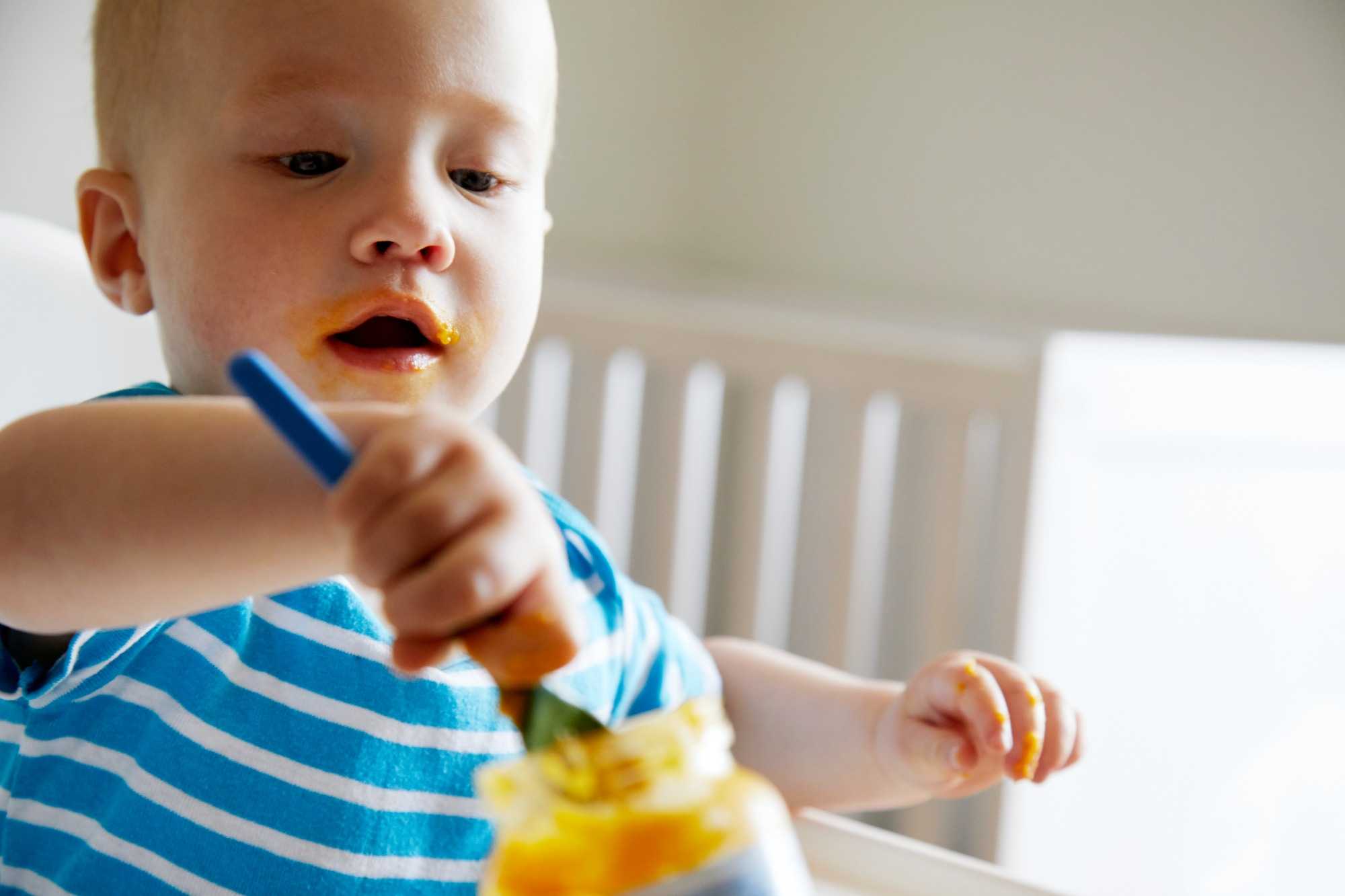 When to Introduce a Spoon to Baby